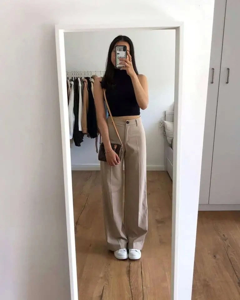 Crop-Top-and-Trousers-Outfit