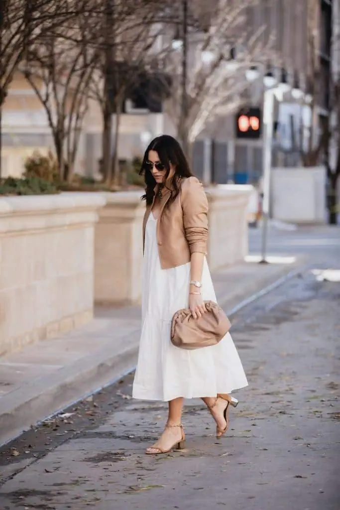 what-is-chic-elegant-style-dress-heels-683x1024