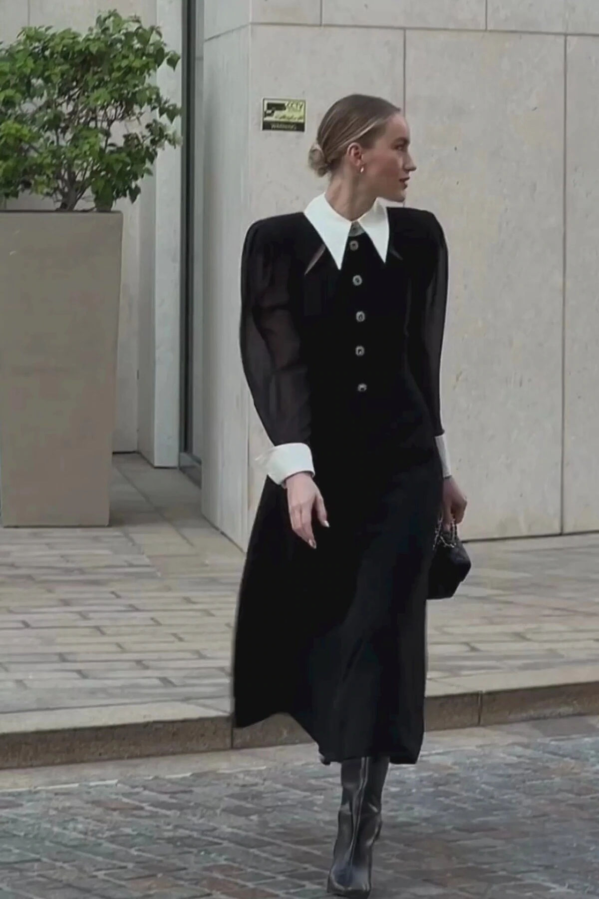 09ad5c09f80546f5bd0fc7ba2043909e.thumbnail.0000000000_2200x