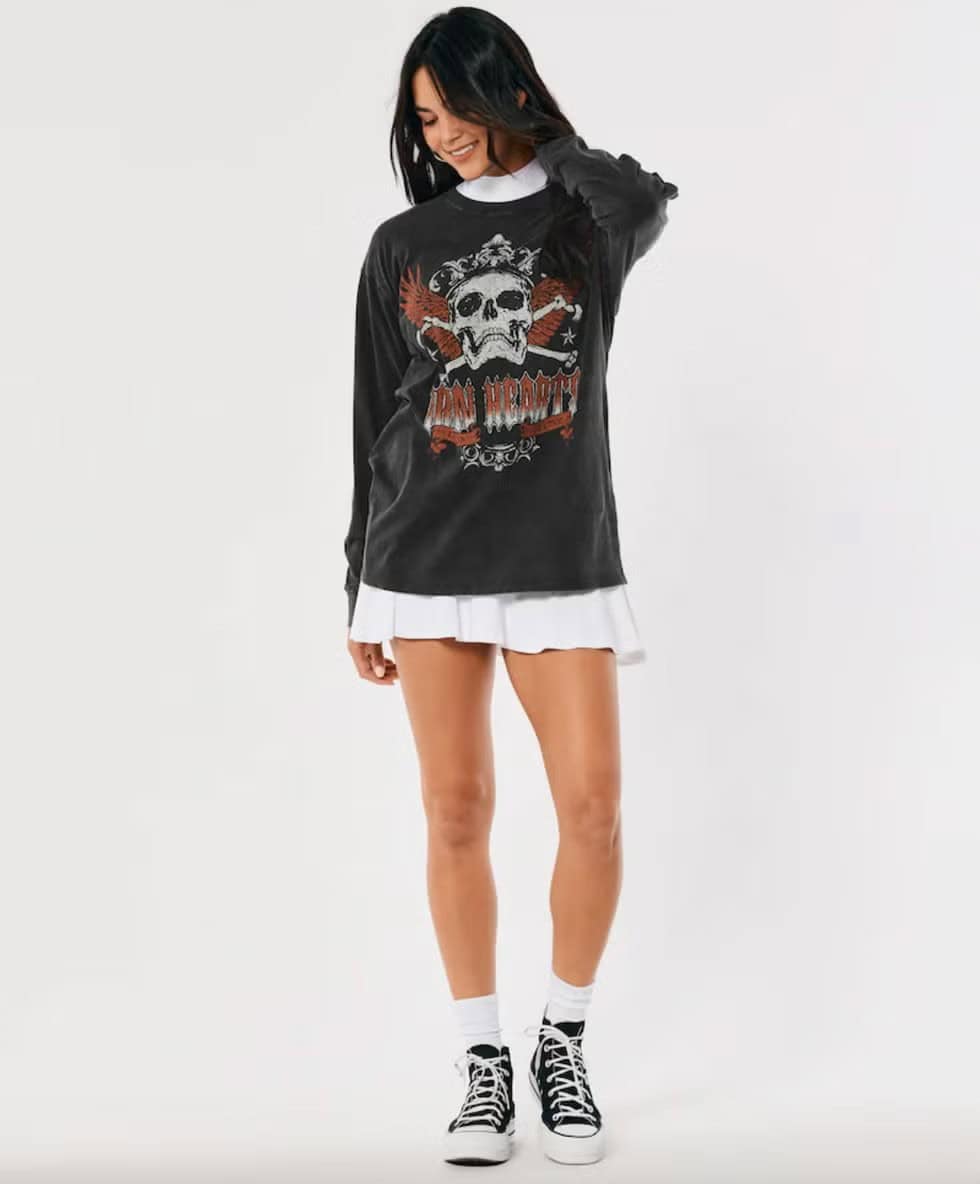 1674603554-oversized-long-sleeve-print-logo-graphic-tee-1674603531