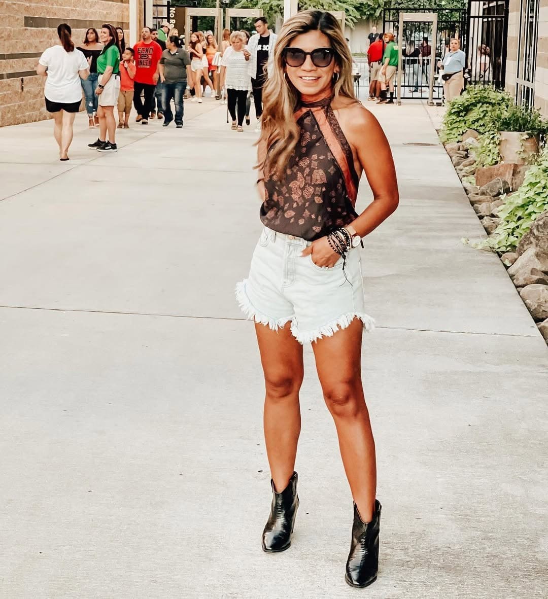 1, 2, 3, 4! Weekend Outfit Roundup from outdoor concert to ballgames to tennis. Happy Monday, fr (2)