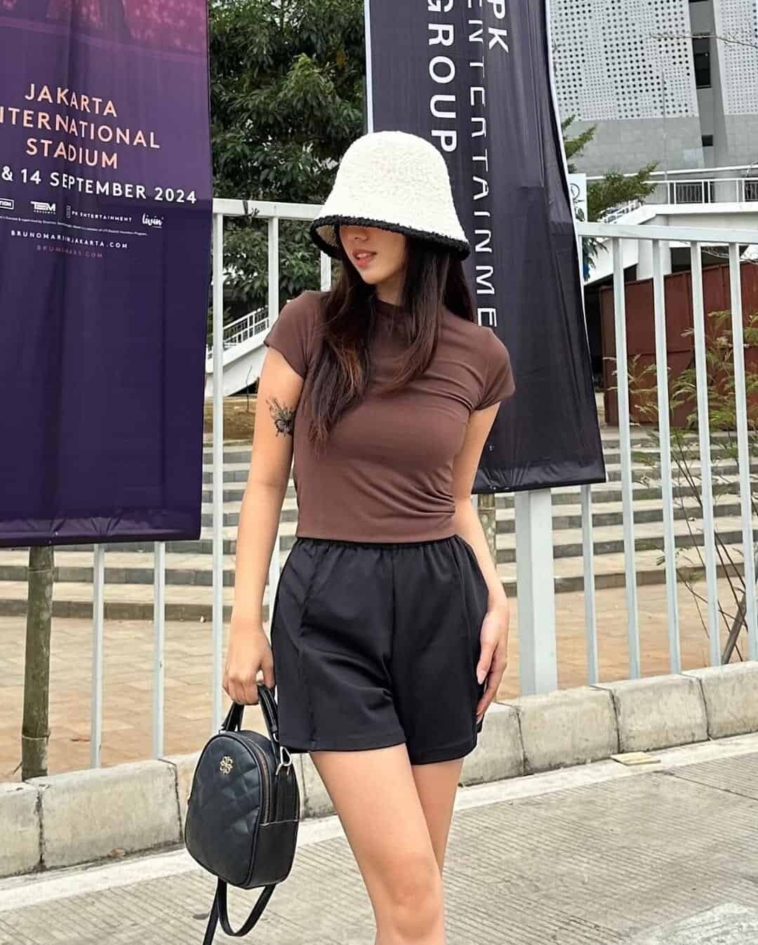 BRUNO MARS concert day-1 Fiona cant wait to see her boyfriend with this perfect concert o