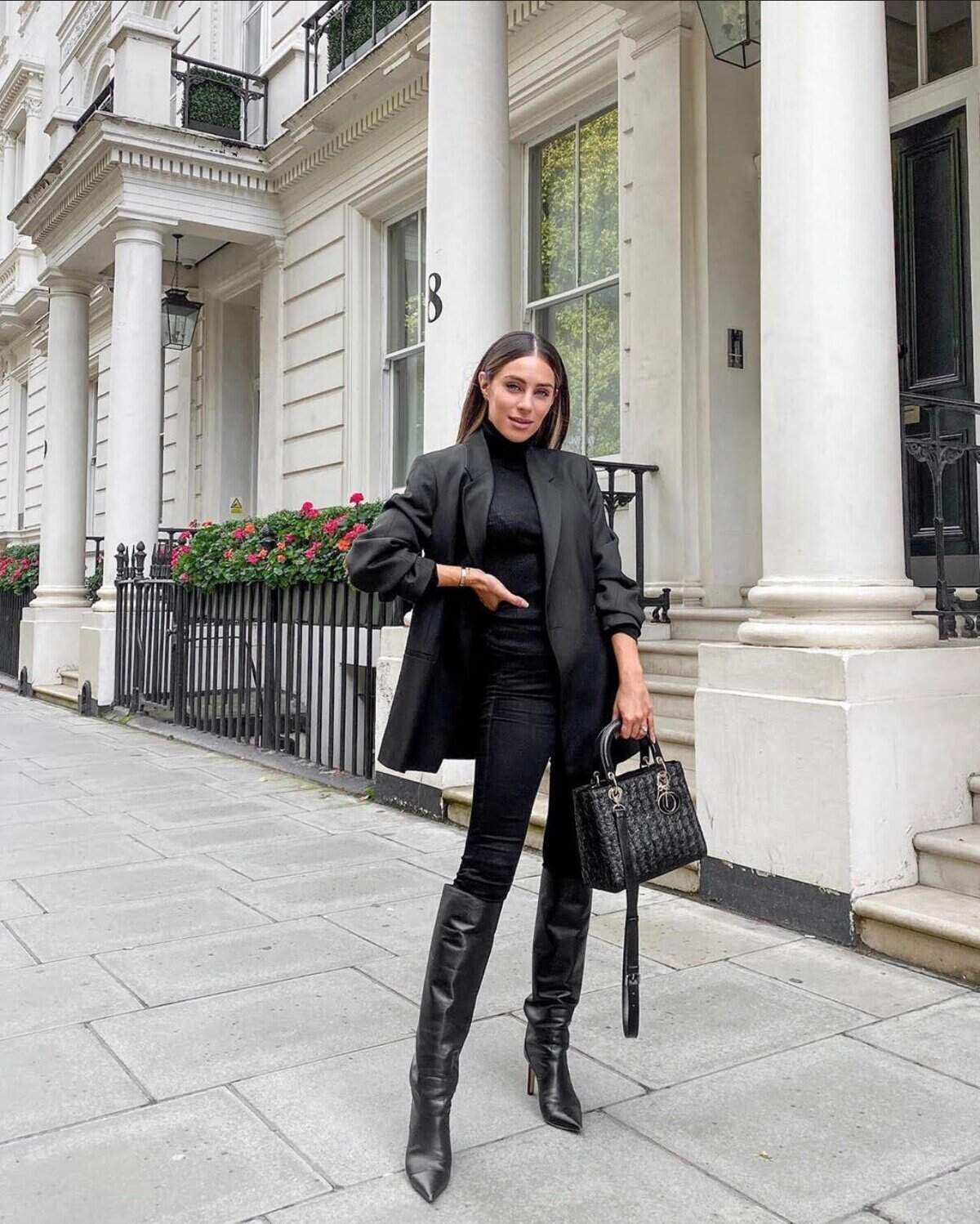 All-Black-Outfits-to-Copy-for-Fall-She-Sweats-Diamonds-Lydia-Millen