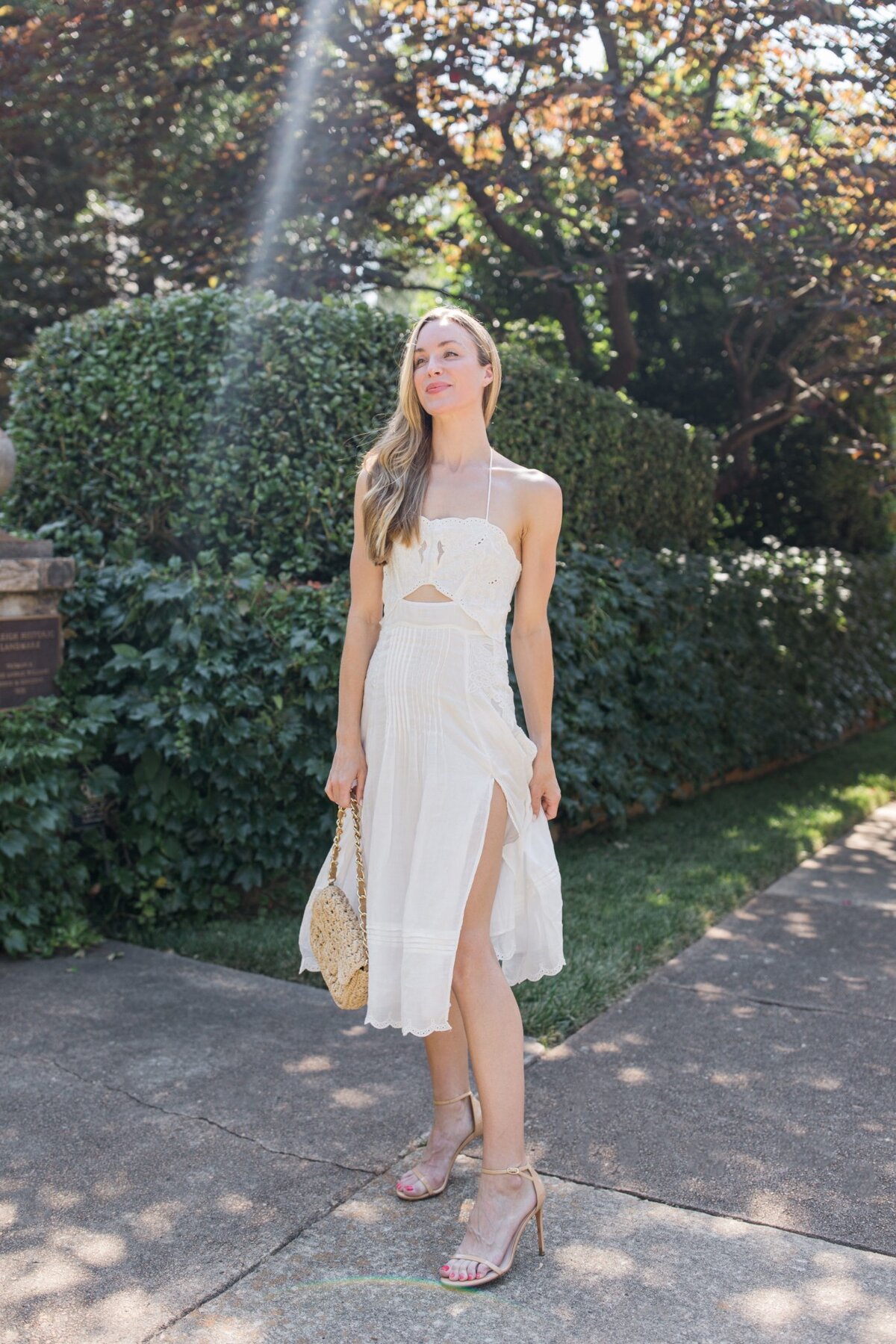 white-summer-outfits-scaled