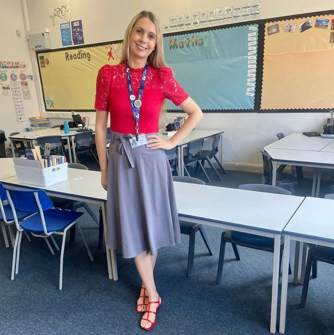 11._Red_Lace_Top_with_Gray_Midi_Skirt_Teacher_Outfits