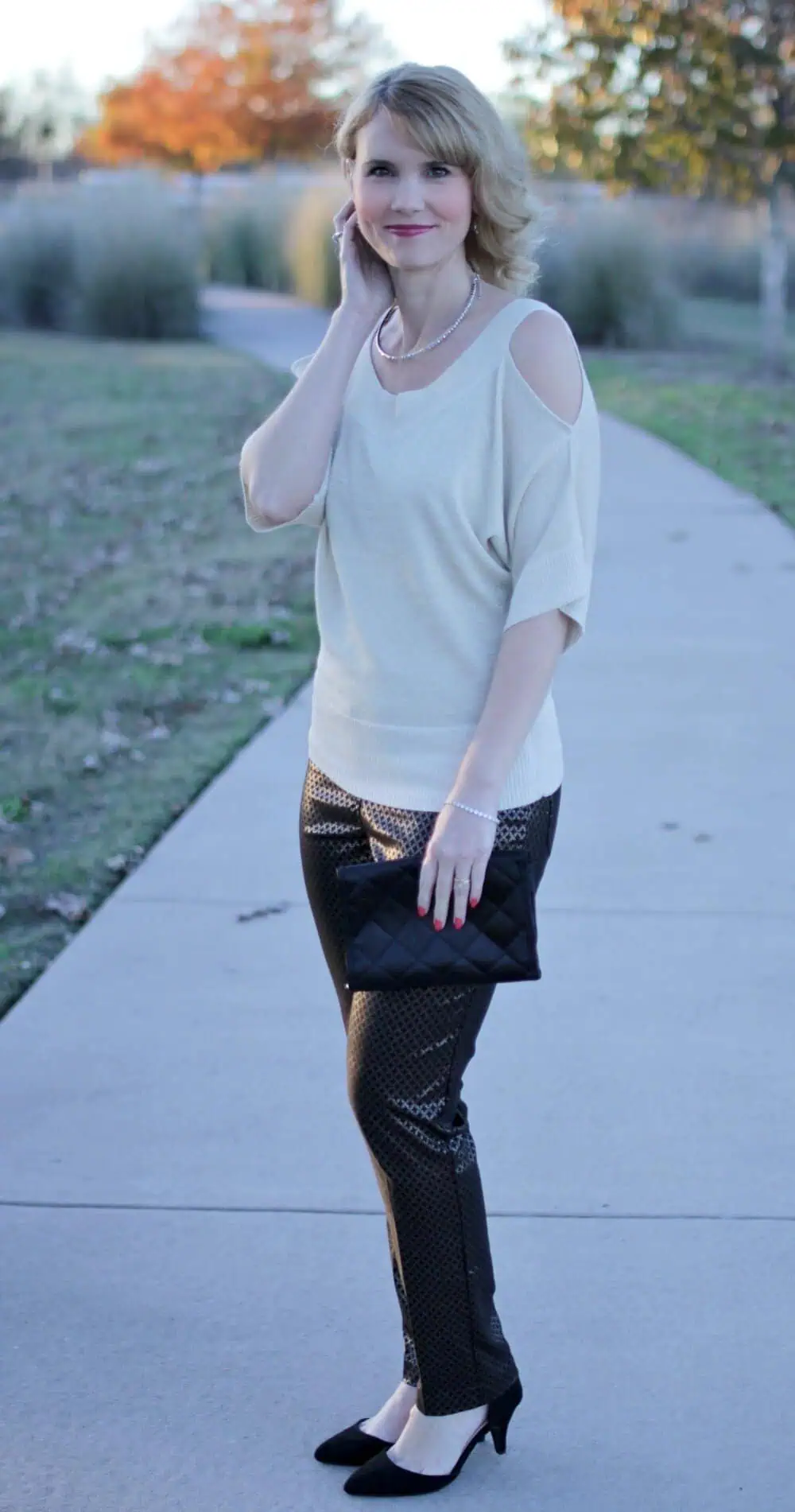 office-party-outfit-idea-03