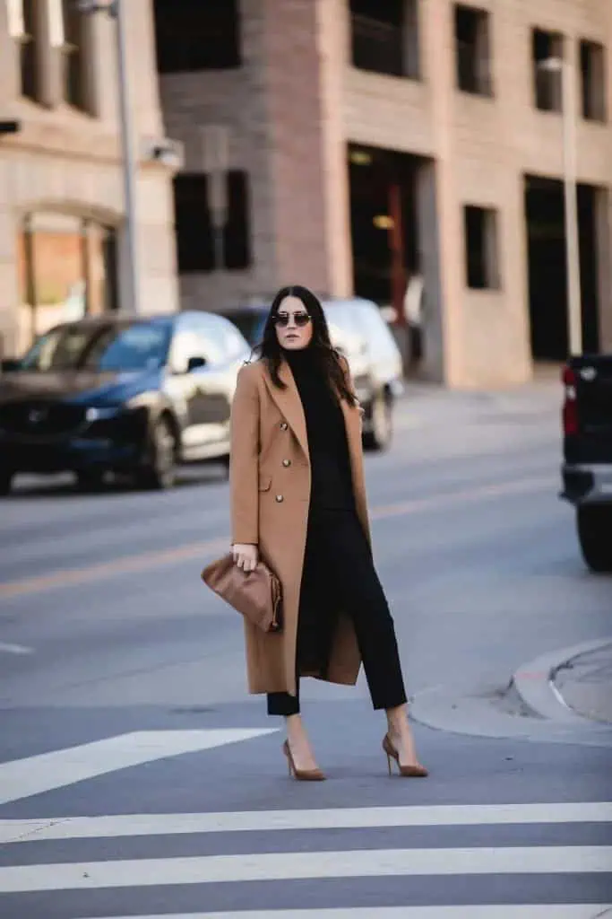 what-is-chic-elegant-style-jacket-black-683x1024