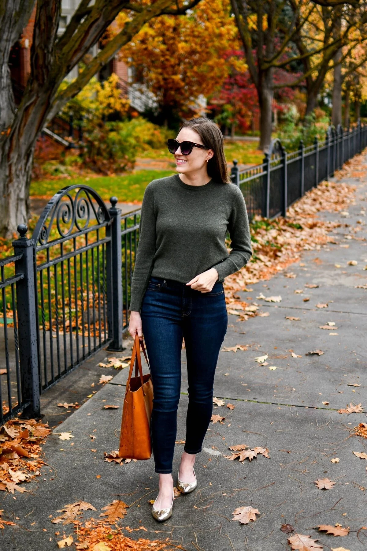 Business+Casual+Jeans+Outfit_+Dark+Wash+Skinny+Jeans+and+Cashmere+Sweater+_+Cotton+Cashmere+Cat+Hair