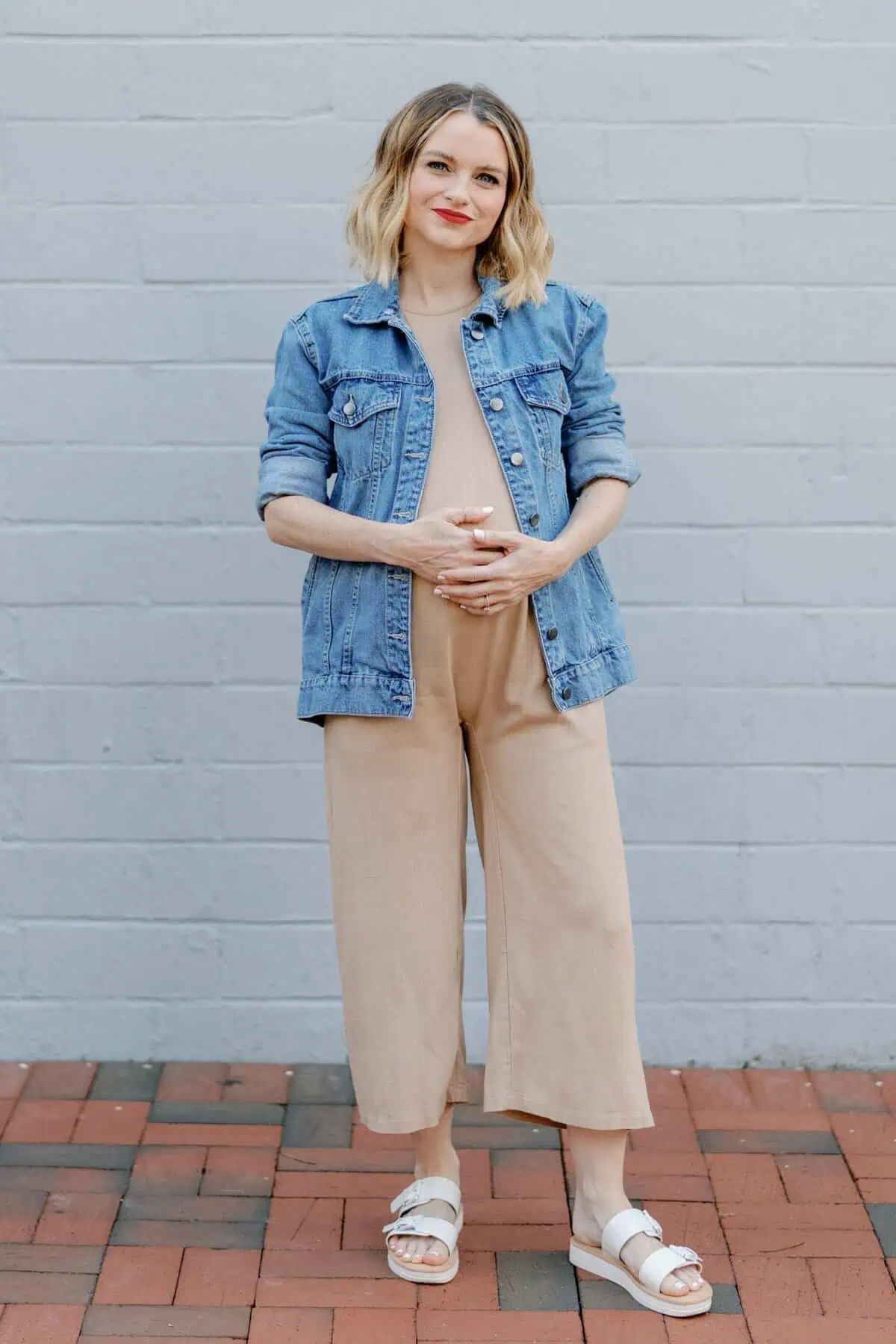 Casual-Pregnancy-Outfits-11