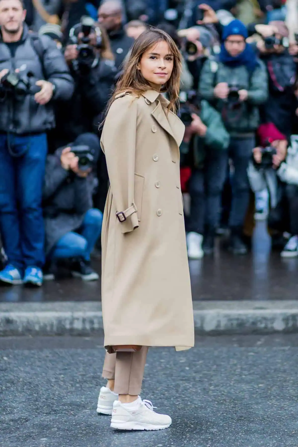 fashion-2016-03-rainy-day-work-outfit-ideas-trench-miroslava-duma-main