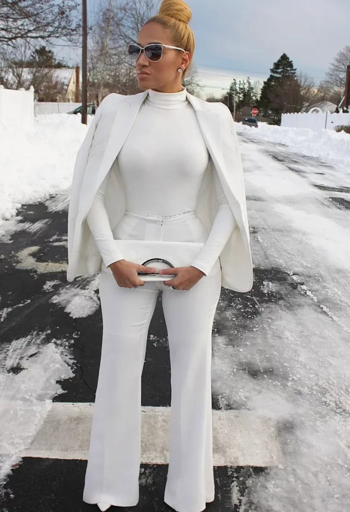 Winter-all-white-outfits6-700x1024