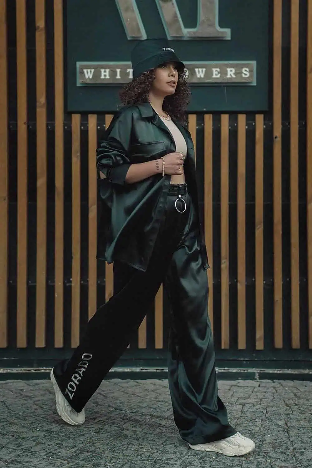 blackpink_concert_outfits_cargo2_1000